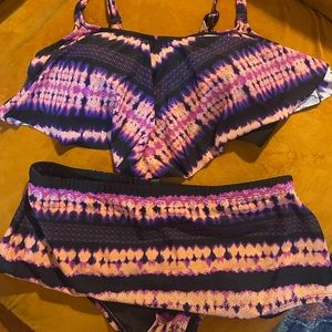 Torrid 2 piece swim suit.